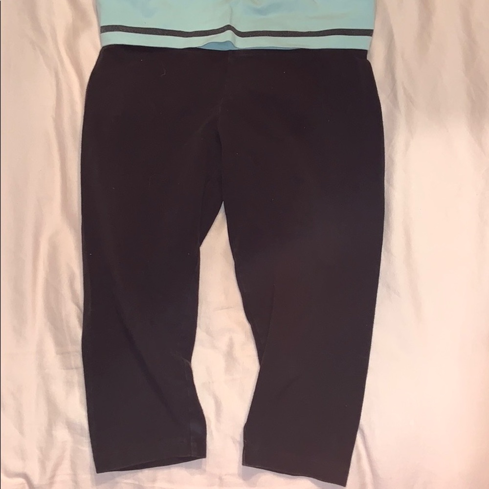 Victoria’s Secret pink crop leggings
